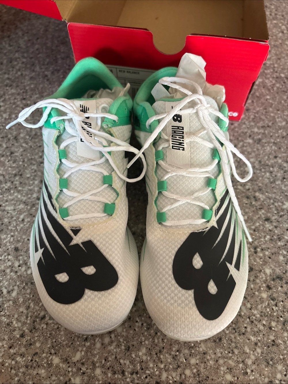 New Balance Women's 8 MD 500 V6 Running/Track Shoe, Spikes,White/Neon Emerald